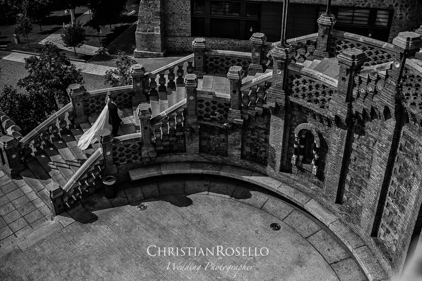 Reportaje Post Boda en Teruel Carla y Toni. Escalinata del Óvalo Teruel. Christian Roselló Fotógrafo de Bodas nacional e internacional con sede en Valencia.