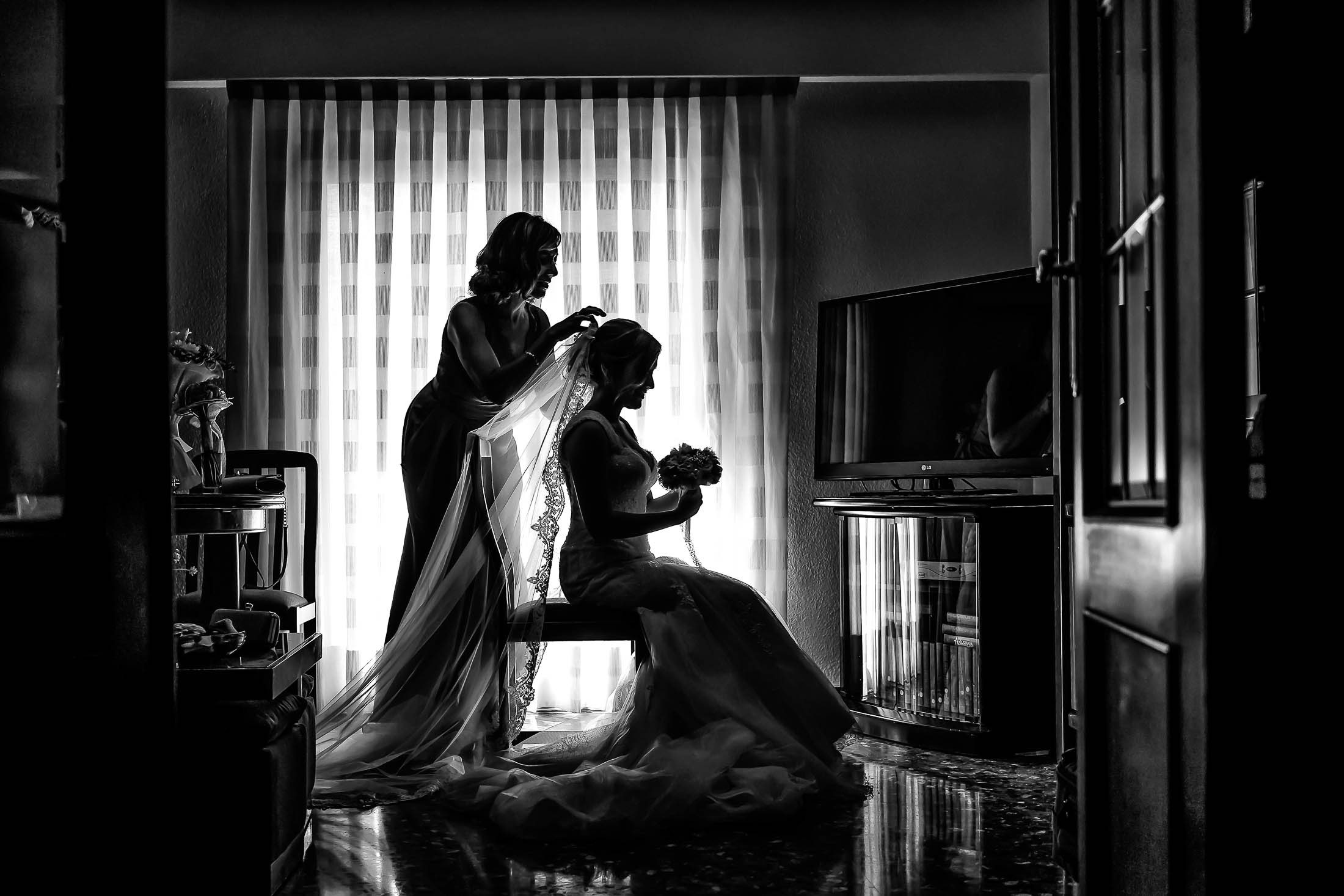 REPORTAJE BODA EN CAPILLA SANTO CALIZ VALENCIA Y JARDINES LA CARTUJA VALENCIA