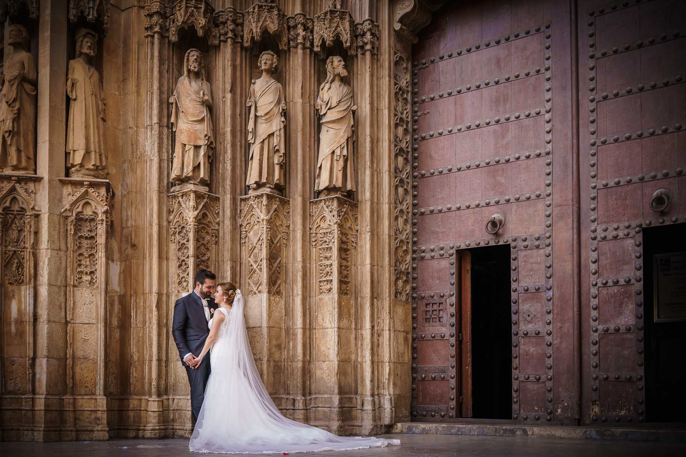 REPORTAJE BODA EN LA CAPILLA DEL SANTO CÁLIZ Y JARDINES LA CARTUJA VALENCIA