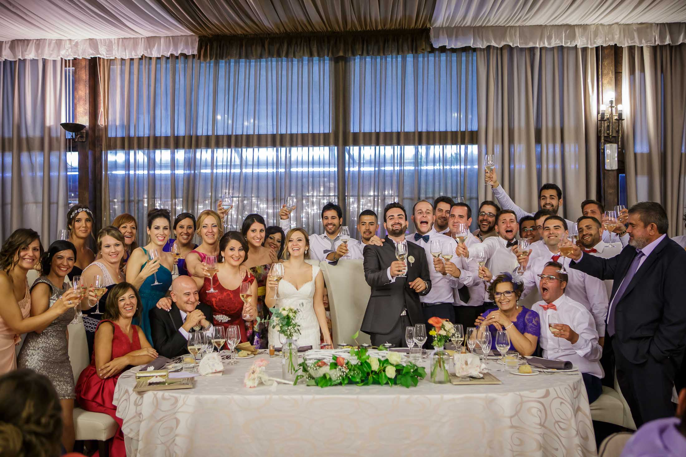 REPORTAJE BODA EN CAPILLA SANTO CALIZ VALENCIA Y JARDINES LA CARTUJA VALENCIA