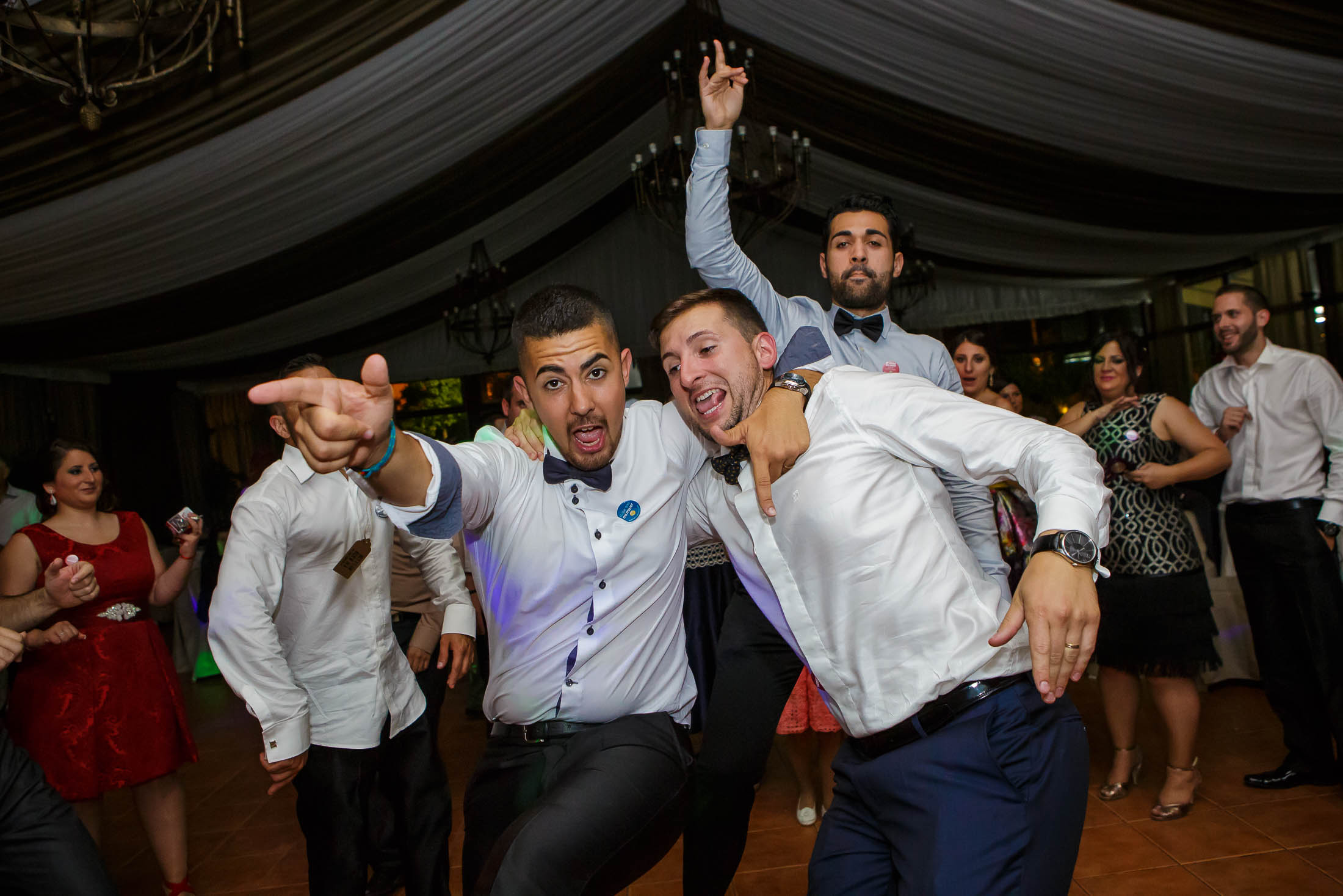 REPORTAJE BODA EN CAPILLA SANTO CALIZ VALENCIA Y JARDINES LA CARTUJA VALENCIA