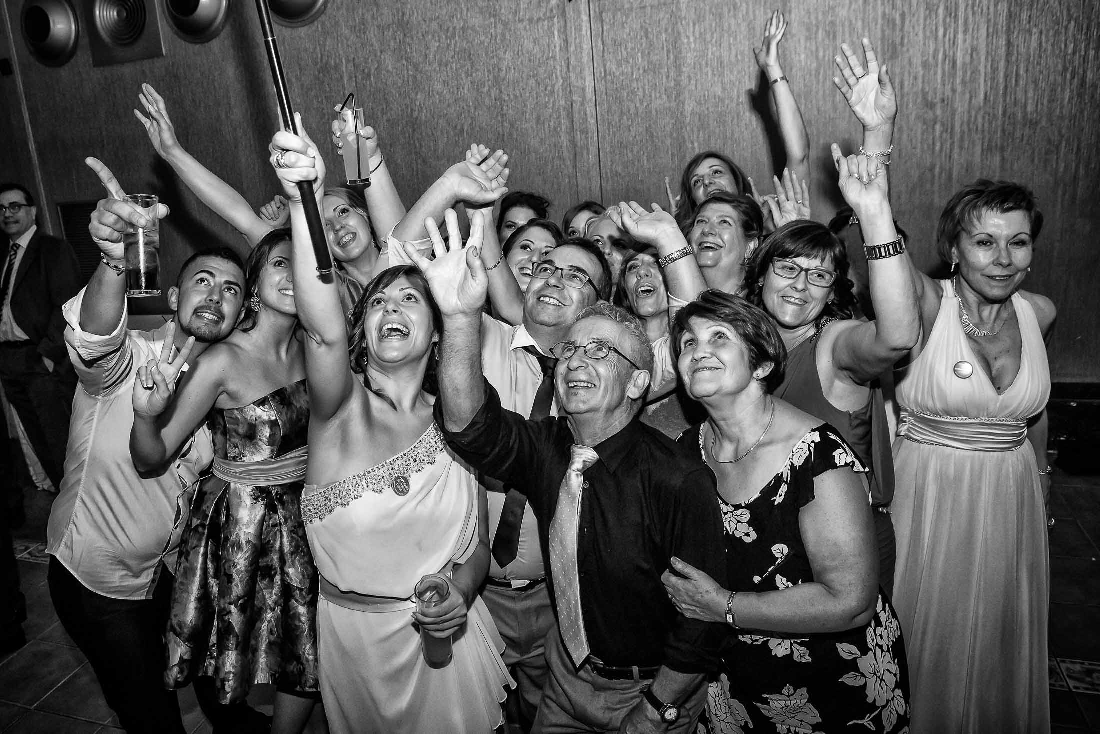 REPORTAJE BODA EN CAPILLA SANTO CALIZ VALENCIA Y JARDINES LA CARTUJA VALENCIA