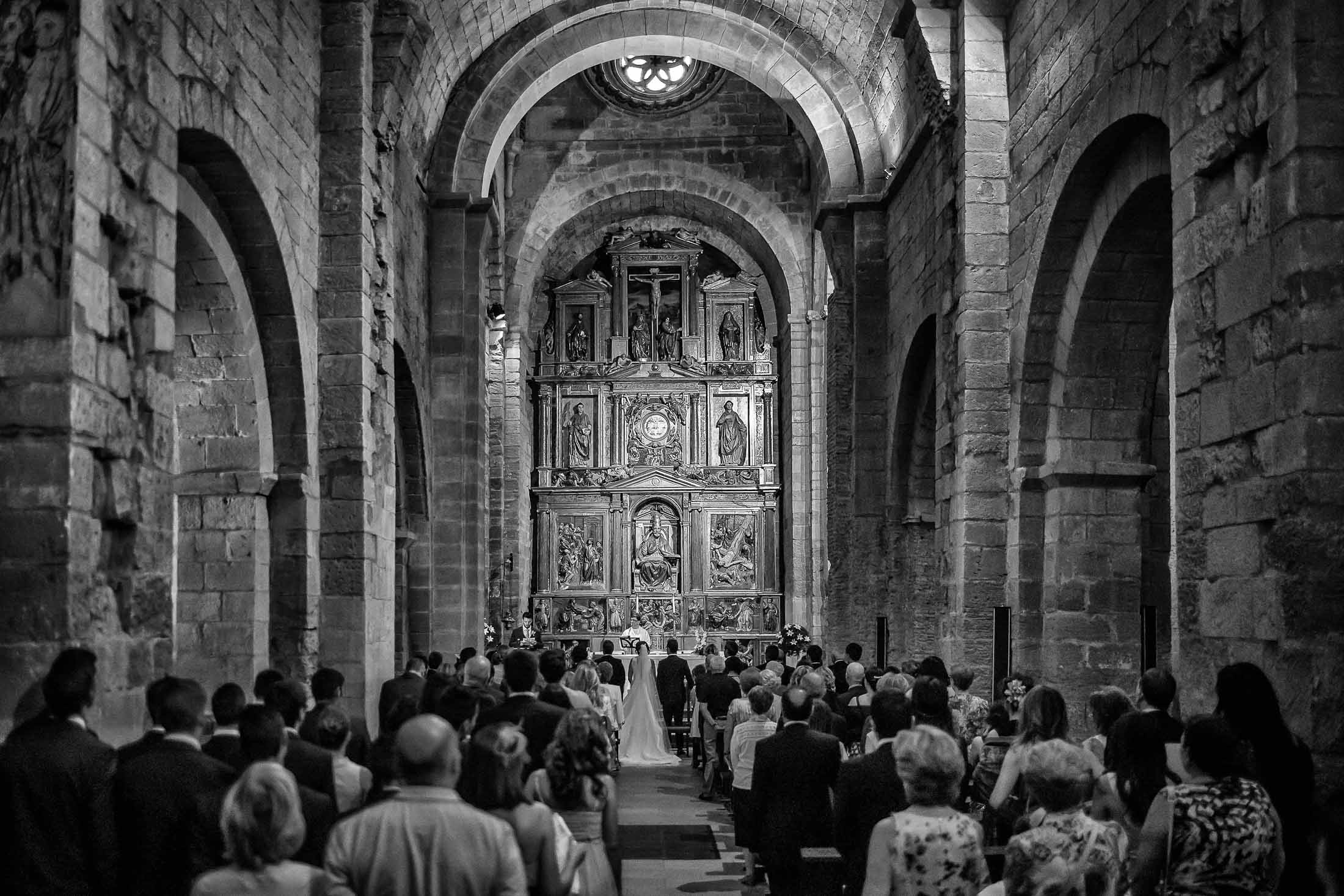 Boda en el Monasterio de San Pedro Huesca, celebracion en Castillo de San Luis Huesca, Sanra y Hugo. Christian Roselló Fotografo de Bodas en Valencia