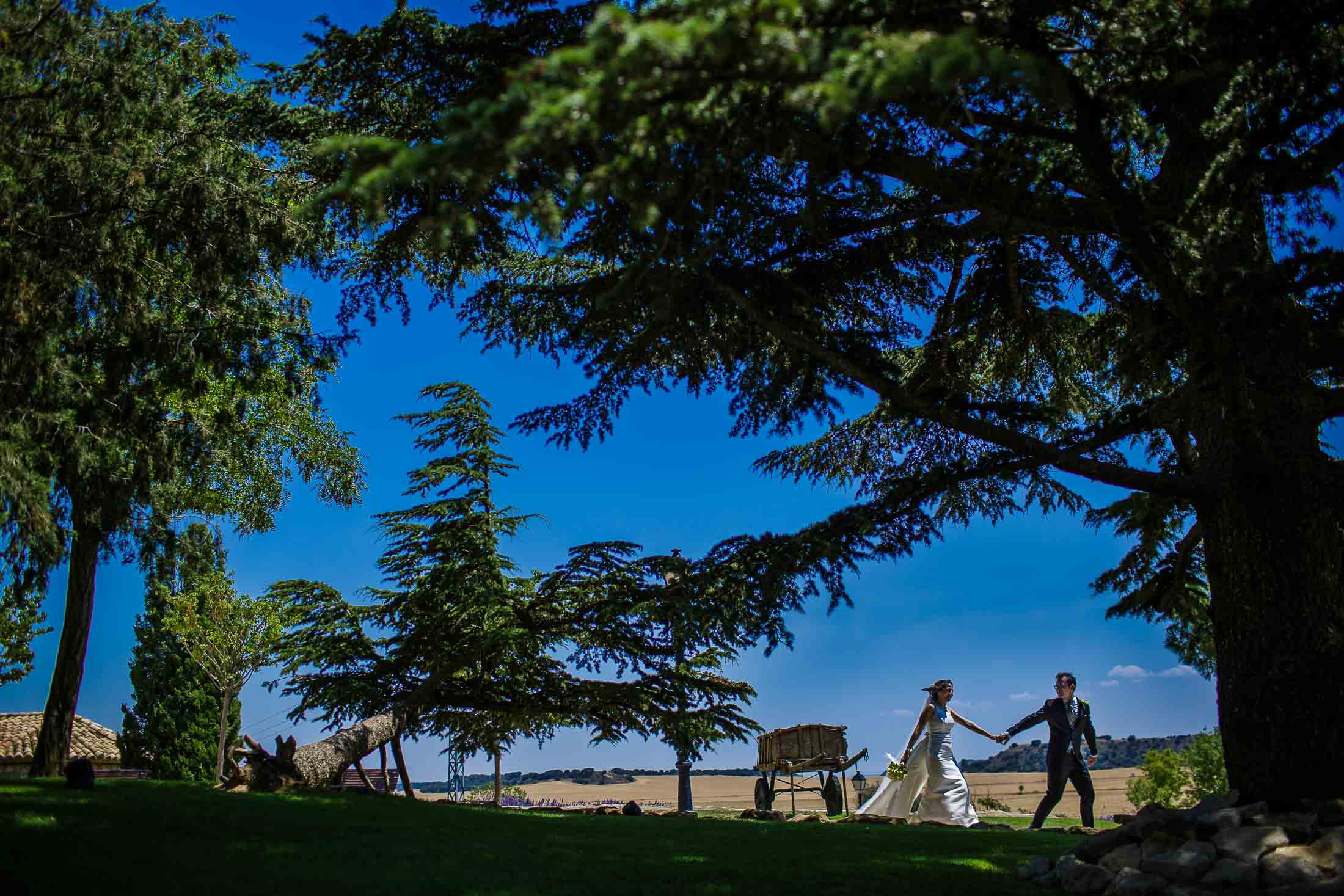 Boda en el Monasterio de San Pedro Huesca, celebracion en Castillo de San Luis Huesca, Sanra y Hugo. Christian Roselló Fotografo de Bodas en Valencia