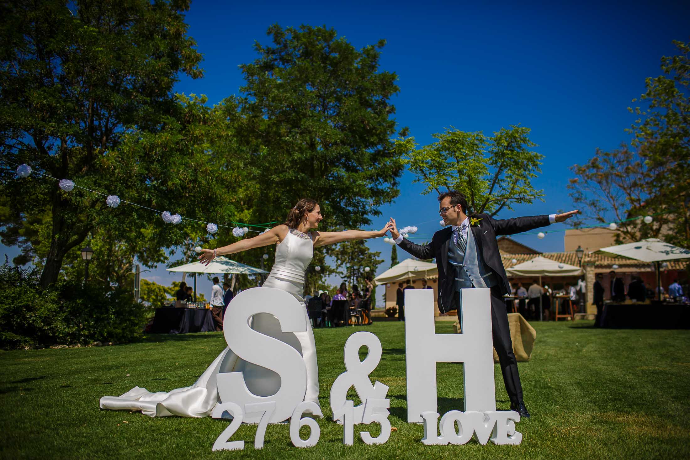 Boda en el Monasterio de San Pedro Huesca, celebracion en Castillo de San Luis Huesca, Sanra y Hugo. Christian Roselló Fotografo de Bodas en Valencia