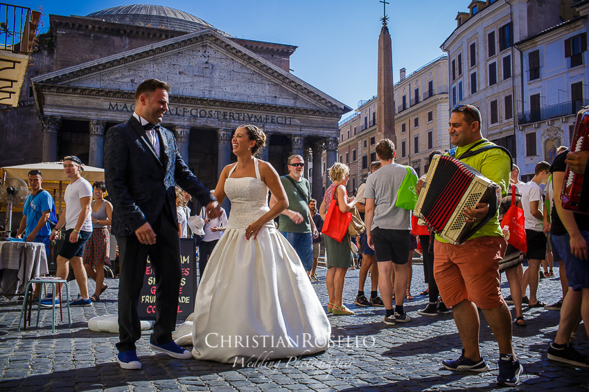 Post Boda en Roma, Piazza della Rotonda, Mª Jesus y Oscar. Christian Roselló, Wedding Photographer in Rome, based in Valencia Spain